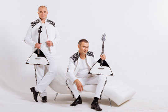 Шоу-дуэт «Балалайка MIX» отправляется на «Поле чудес» и предлагает вологжанам сочинить частушку для передачи